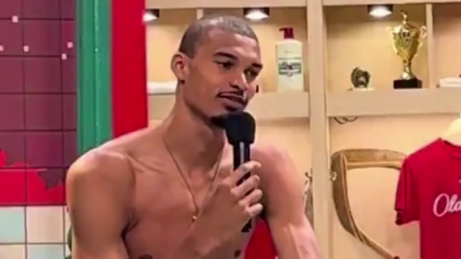 文班亚马：进联盟后增重30镑，现在的体重是245磅