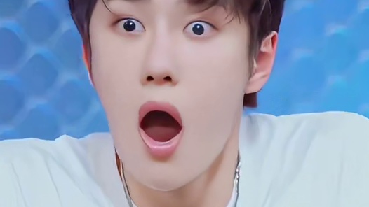 提拉前：好和善，提拉后：伪人出来了吗