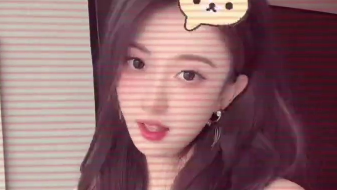 厨师长变身甜妹！ #小雨摇#一学就会系列 #简单手势舞 #vctcn #无畏契约电竞