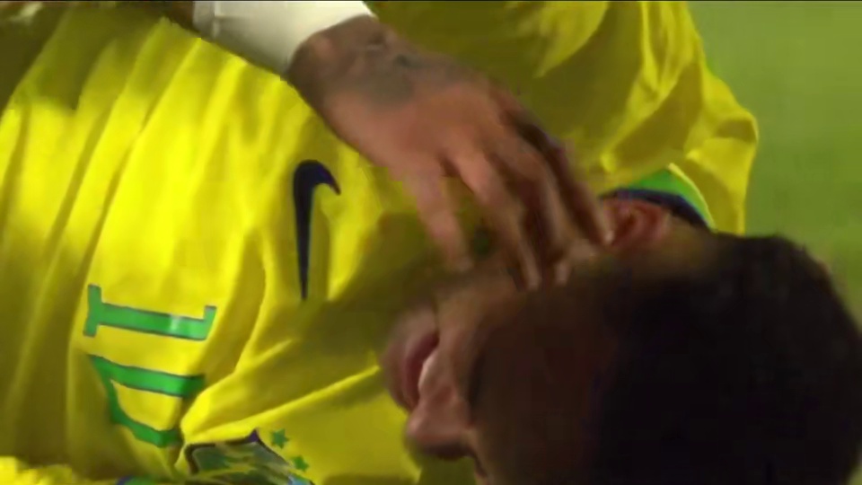 我一打开直播，内马尔就躺那儿了！大杀四方的是红军的乌拉圭神锋