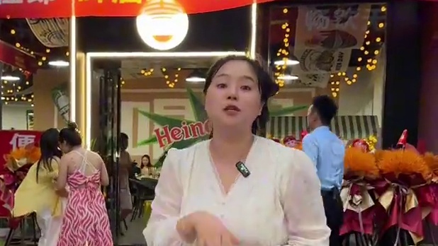 水街新开了家夜宵店，生意好得很#烧烤呀撸串呀 #同城美食 #特色烧烤