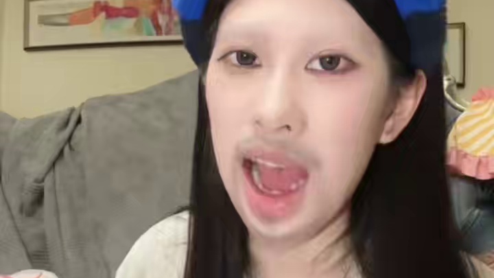 没有一个人都能确定自己的路就是对的，更何况高考完的你才18岁，连人生的三分之一都没有，请大胆的做自己