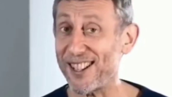 安欣：想吃个玉米都实现不了！这家没法待了！#狗子成精了 #长毛柯基#萌宠日常记录