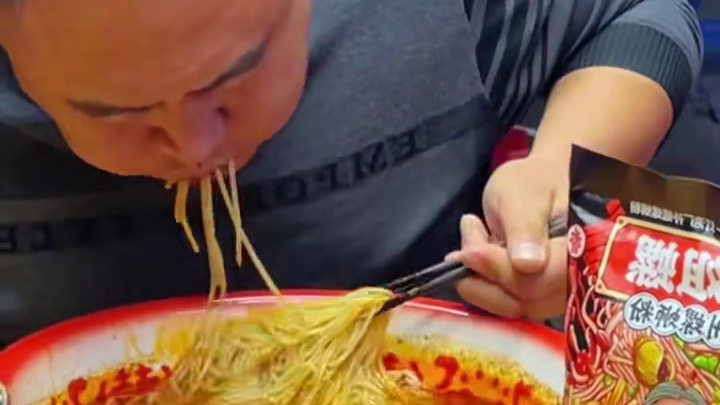 河北”辣王”又来薅羊毛了！狂赚阿姨7箱螺蛳粉和500元现金！ #螺蛳粉