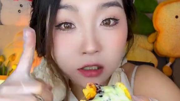 紫米好多哇……酱也多！虎皮软软的！好吃不贵！#酱多多 #虎皮卷 #这也太好吃了