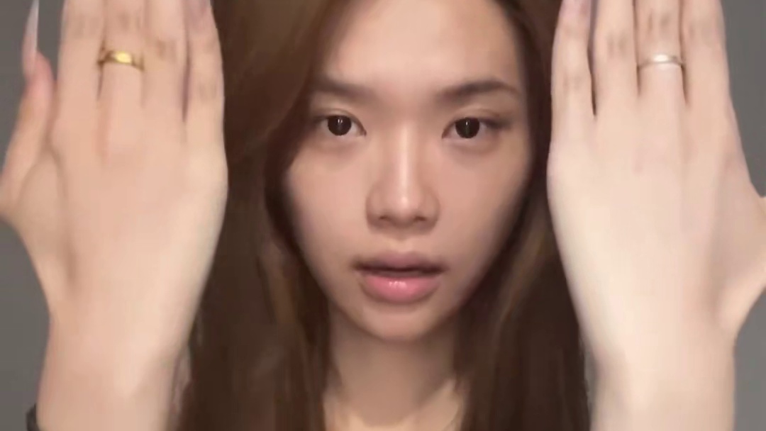 阳光穿透树叶，世界飞过夏天。 ☀️   ༘⋆ ˚◞♡ #黄黑皮#阳光  #夏天 #未兰身体素颜霜