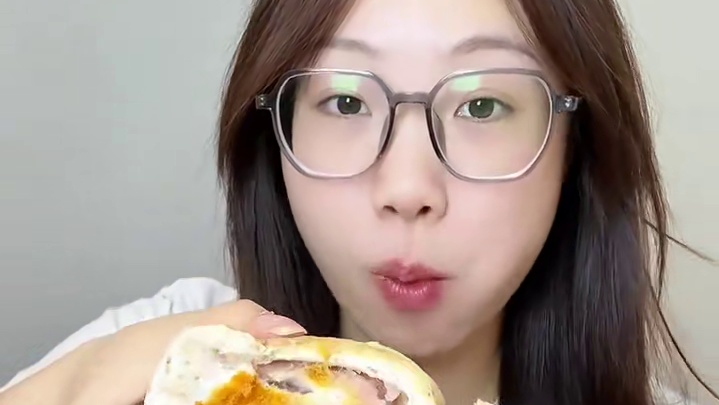 香葱肉松和芋泥肉松的绝了 #软糯香甜 #美食 #欧包