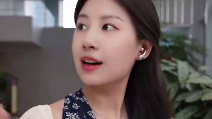 这“六边形战士”，给我一个不买它的理由~ 玫瑰金太好看啦......#FreeBuds6 #华为耳机