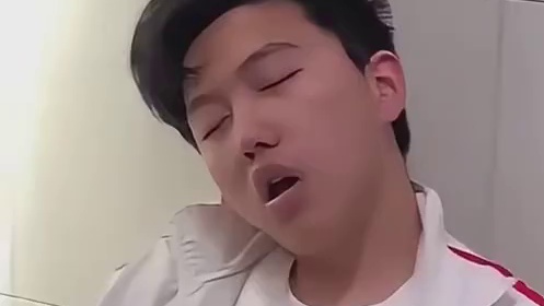 高中睡觉简直是又困又冷又饿，有一种自己在当乞丐的感觉