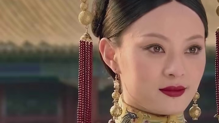 因为每个人都时刻沉浸在自己的角色中