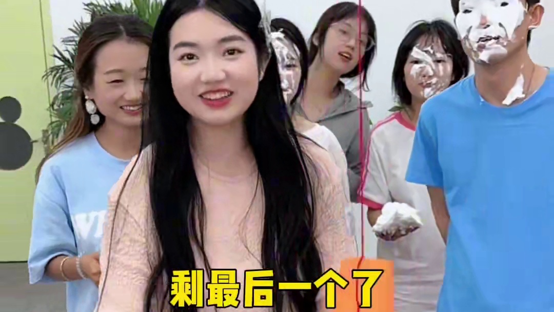 剪绳挑战，哈哈哈蛋卷又吃醋了 #搞笑 #办公室游戏