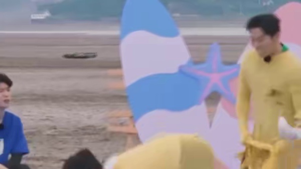 张真源李昀锐 实力诠释这家没孟姐不行 #奔跑吧 #李昀锐 #张真源 #孟子义 #昀牵孟绕