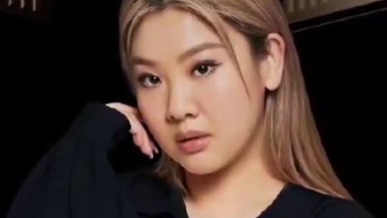 郑欣宜受伤退出节目后发文道歉，剖白神隐两年复出的感受#郑欣宜 #娱乐圈