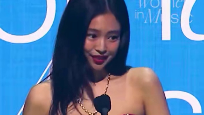 大雨向下，女性向上#女性力量 #宋佳 #李宇春 #孙颖莎