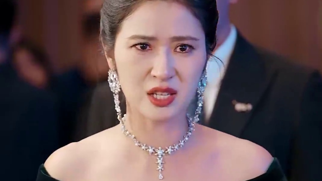 二十年前名震全球的歌后刘晓芸，为丈夫何修远退隐歌坛，甘做主妇 #全职太太的离职报告 #万万没想到 #
