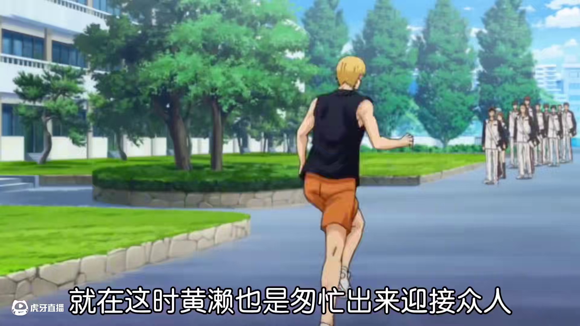 少年单手扣篮直接拽下篮筐，教练见状也是无可奈何