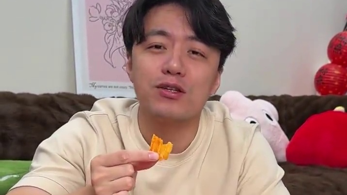 原切薄脆，还能吃到土豆的味道，满满的一大袋够炫！#馋小智#原切土豆片#零食推荐