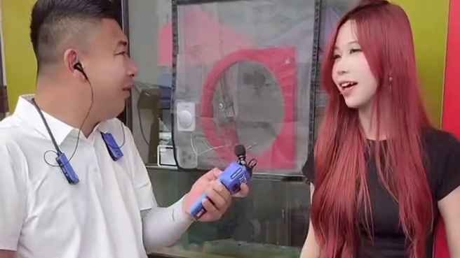 #搞笑视频 #搭讪美女#逗妹子开心一笑 #超级搞笑 #酱香肘花开袋即食