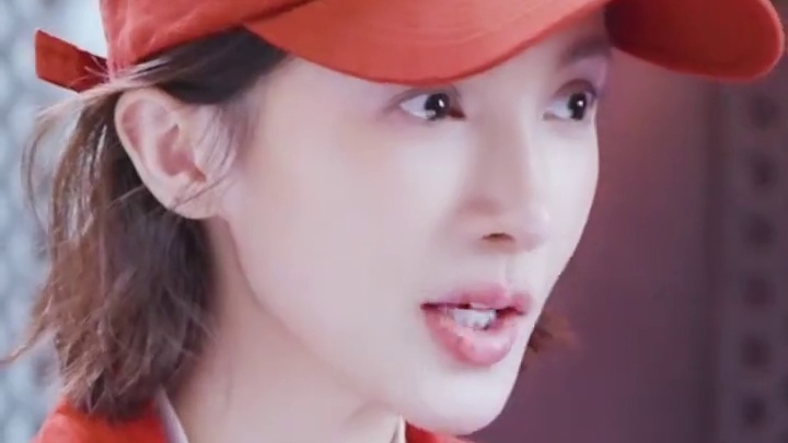 #金晨  说每个阶段都会有特别美好、特别闪光的时刻，现在30+很精彩，以后也会更好～#呼喊我的名字 