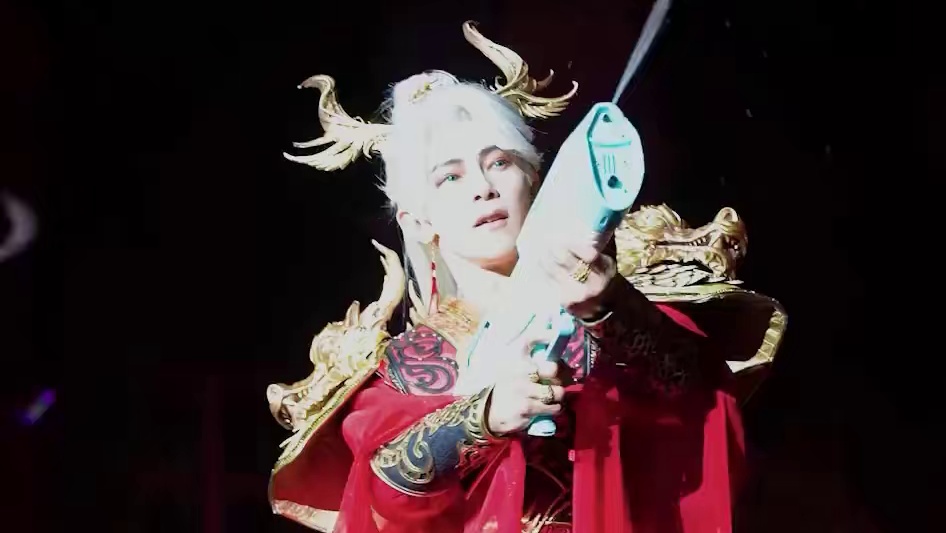 #在秦皇岛泼水节偶遇汪东城  哥 娱乐圈还回来吗#机甲神龙闯入秦皇岛泼水节 #北方看海比南方更嗨 #