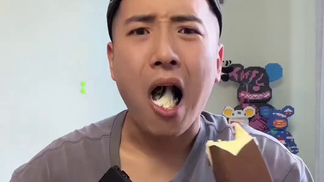 呛亖我了#火鸡面 #梦龙 #瑞士卷