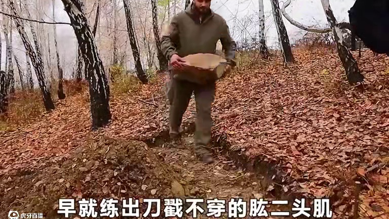 男人带着狗子，在深山搭建复古石头屋，暴雪天也持续工作 #原始技术  #野外建造  #解压