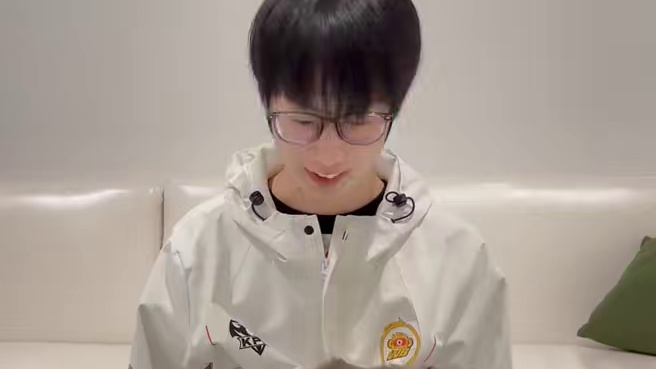 小小挑战 拿下～ #北京WB暖阳林恒 #北京wb粽子 #猫猫踢冻干挑战 #2025KPL夏季赛