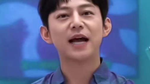 何老师的伞，真的撑过一个又一个人#何炅 #偶像 #追星