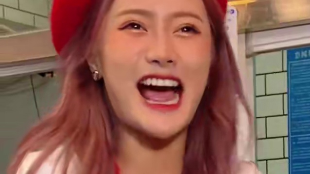 千万网红陈一娜打卡阿姨的螺蛳粉，差点就留下来当儿媳妇了~#螺蛳粉