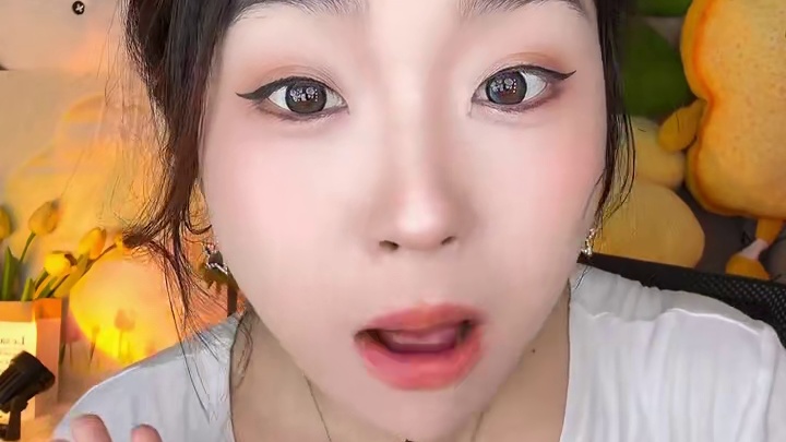 这次的泡面真的有点子东西！好吃！好香啊！#灵魂宵夜 #康师傅脆海带香锅牛肉面 #辣卤香牛肉面 #泡面