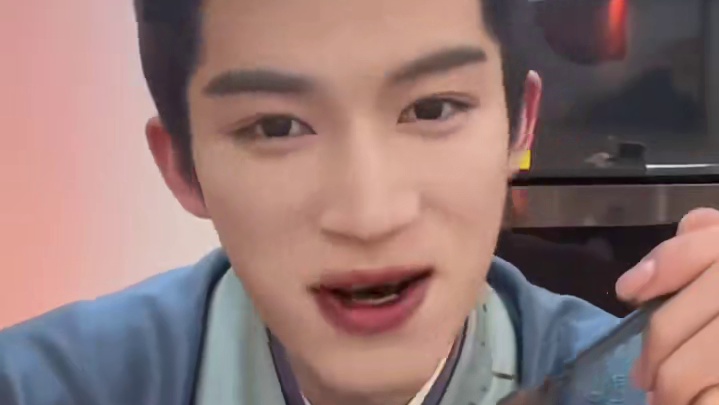 这个面包癫公还真是名不虚传 #陈哲远#王星越#美食#娱乐评论大赏