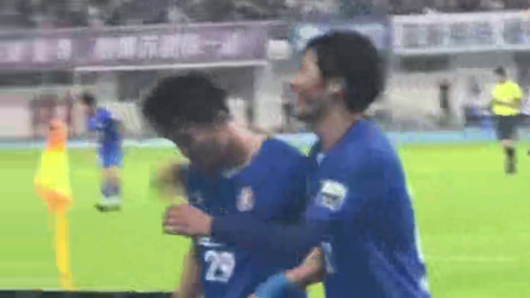 角球开低平球，禁区里十几号人全部傻眼