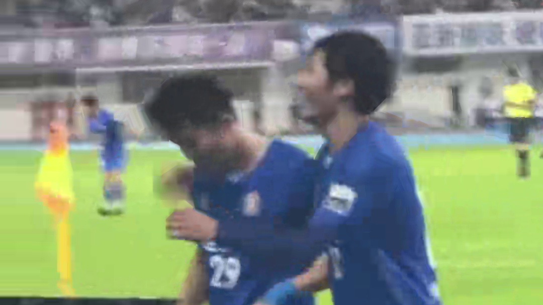 角球开低平球，禁区里十几号人全部傻眼