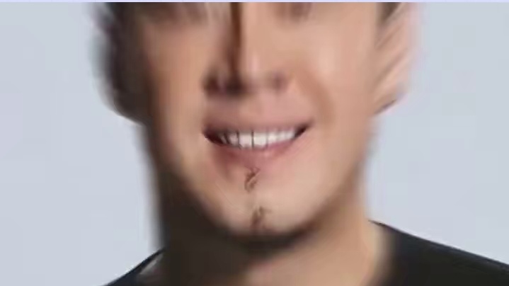 杨坤大方牵神秘女 疑似官宣