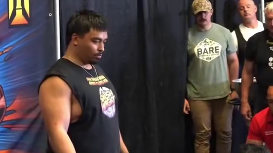 你学会拥抱了吗？ 健身的你是如何保持积极心态的呢？#力量举 #精神氮泵 #健身房那些事儿 #见人不如