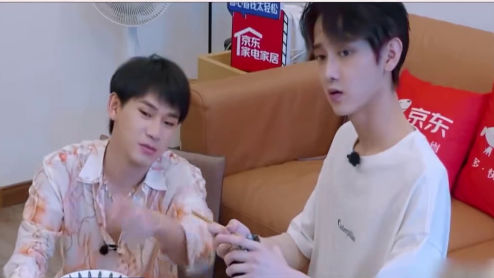 姚琛爆笑合宿当扫地阿姨，苏勋伦拿出盖了22年的被子招待！