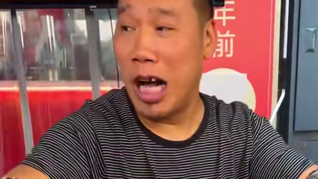 内蒙小伙觉得胖妹家小面味道好吃，猛吃3斤半太厉害了！#美食 #太好吃了 #美食推荐 #小面调料 #重