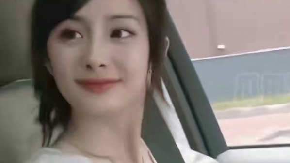 少女幂的双马尾背影要萌翻我了 #杨幂 #85花 #可爱