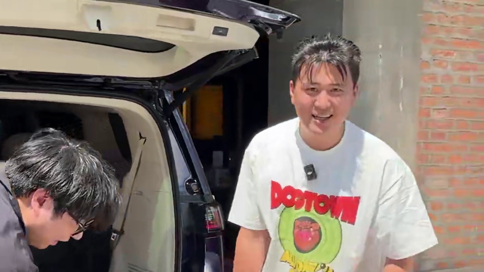 带我花一万二租的"老表"去闹市区是种什么体验？#汽车人共创计划