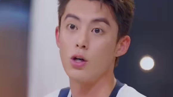 何老师一直都是很温柔的一个人啊！