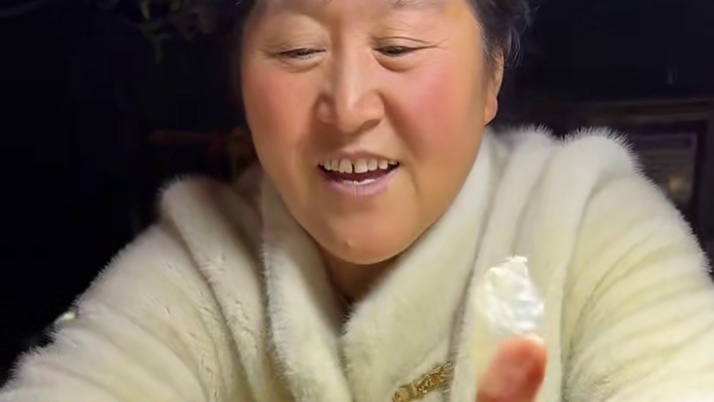 街边偶遇傣味舂芒果