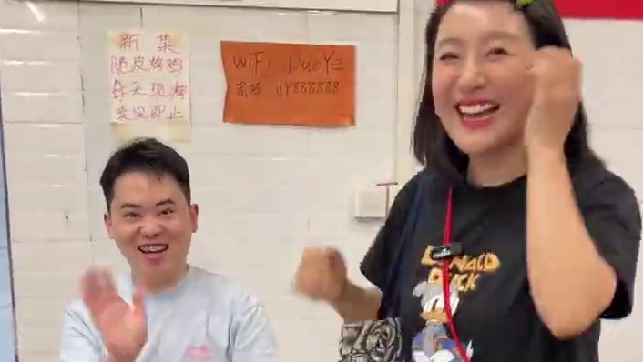 螺蛳随便吃？那不得粉丝去try一try～ 重口味的江湖菜，真的适合干饭了！#重庆美食 #江湖菜 #本