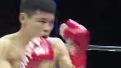 精准扫腿！踢崩心态，对手主动退赛！#椒王风云 #自由搏击 #格斗