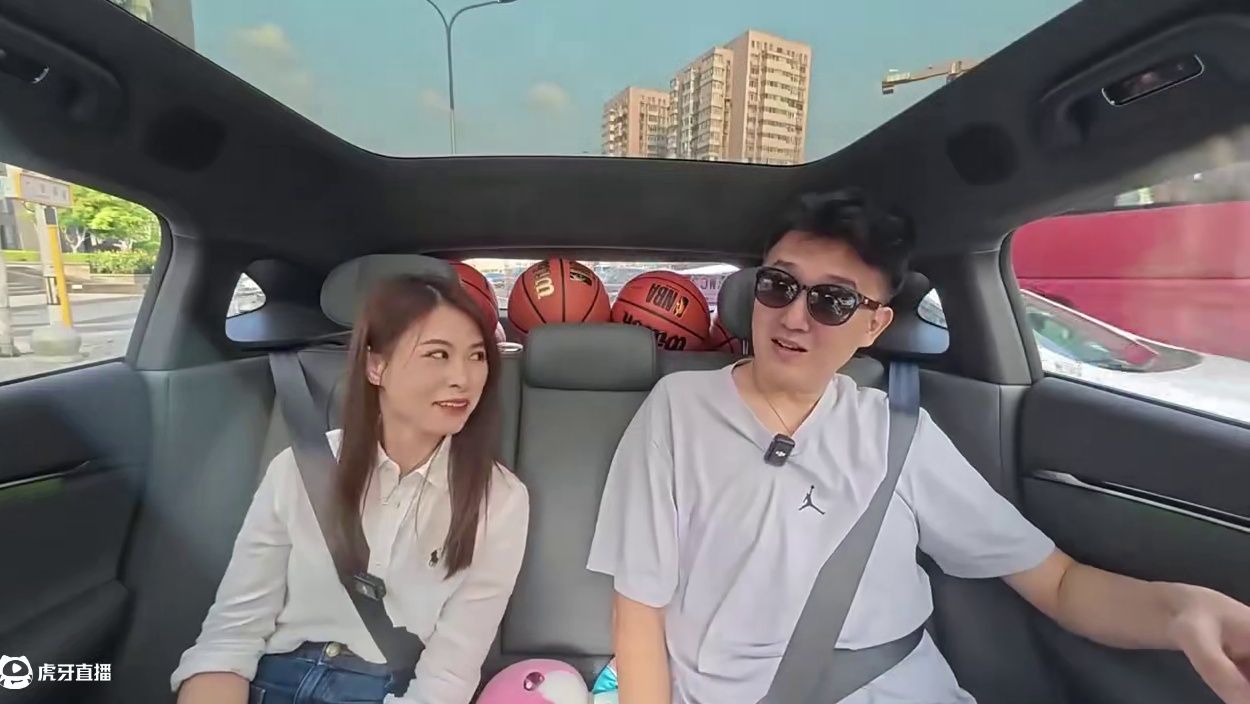 著名球星马布里，也难抵挡小鹏的魅力？ #马布里试完小鹏G7想考中国驾照 #小鹏G7发布会 #小鹏智驾