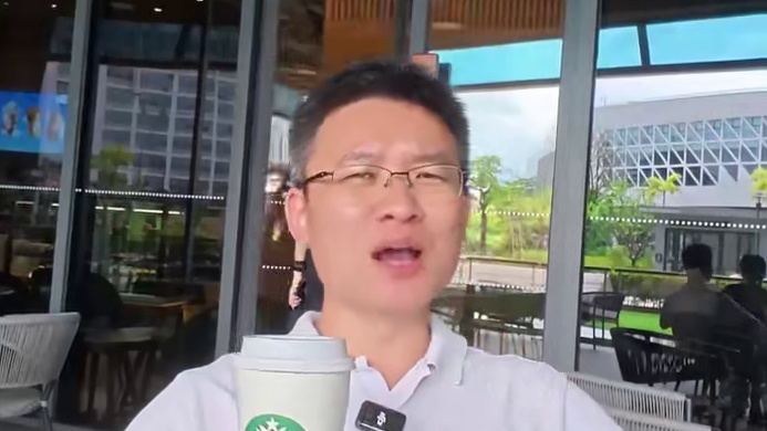 雷军开始卖房子了？小米公寓月租1999，这事儿没那么简单！ #小米公寓 #雷军 #财经 #创业 #吴