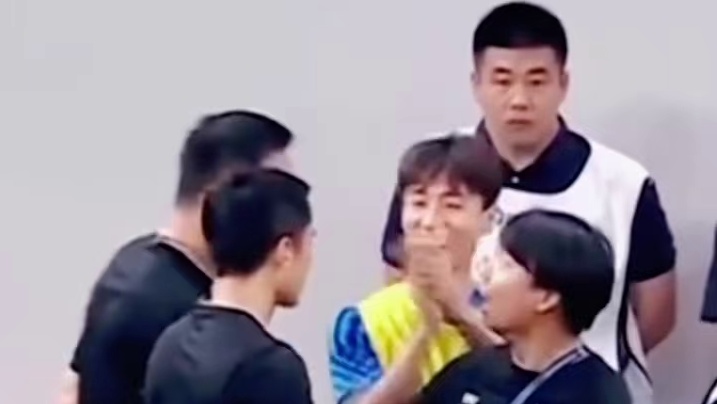 韦世豪鼓掌的那一刻，马宁再次破防#足球