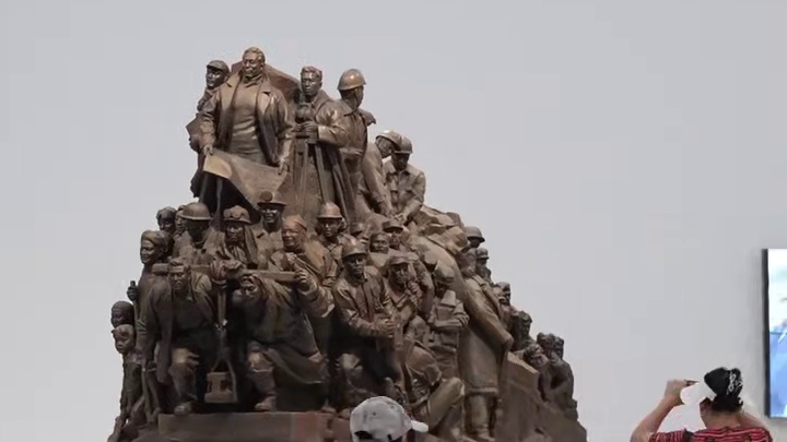 浙江美术馆重磅新展，铸脉浙江雕塑百年，展览免费持续到8月3日，美术馆现在有专门的接驳车，地铁到侯潮门