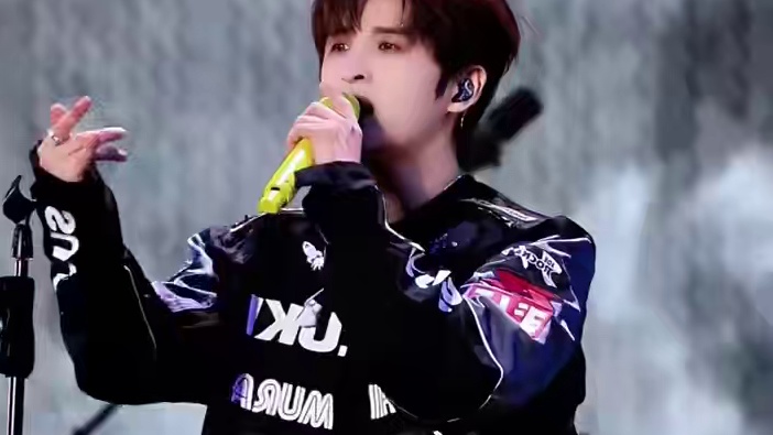 “你说我很好 只是他回来了” #张远#看着我的眼睛说#现场版live#张远白巡回演唱会