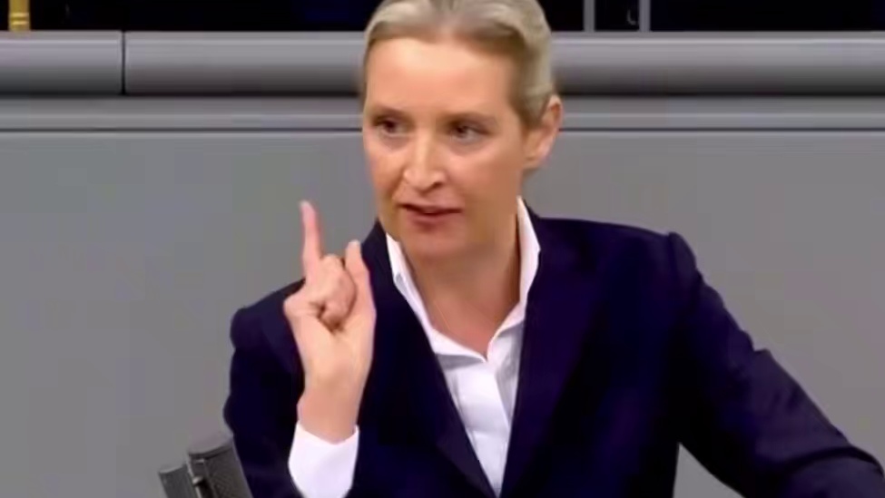 永远会为这些在中女时代熠熠生辉的女z客而骄傲，野心勃勃从来不是贬义词啊#女性 #安贵玲 #魏德尔 #