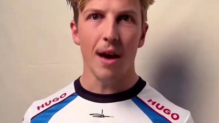 劳森哈贾尔秀小红牛银石特别款队服 在小man包的带领下，劳森在搞笑男的道路上一去不复返了～#利亚姆劳